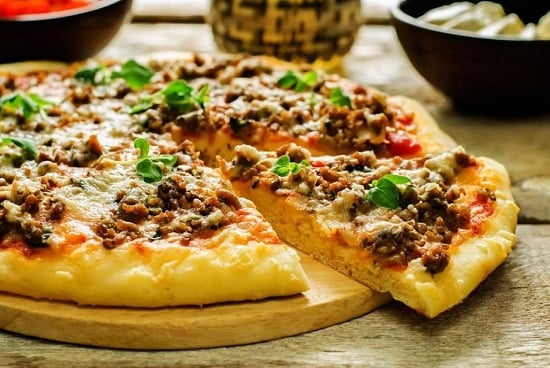 بيتزا مفروم 